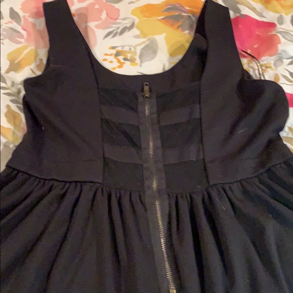 LITTLE BLACK DRESS: Princess collection - Picture 4 of 5